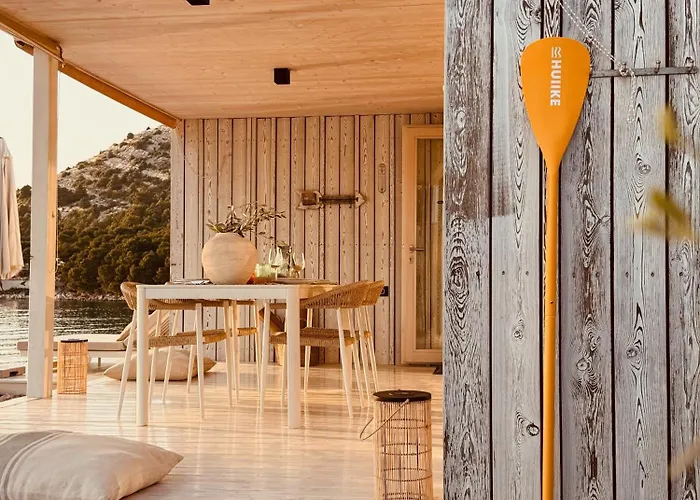 Buqez Eco - House 23 - Beachfront Villa Drage