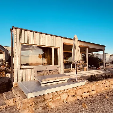 Buqez Eco - House 23 - Beachfront Villa Drage